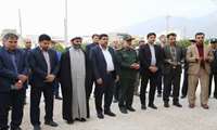 درآغازین  روز از دهه مبارک فجر انقلاب اسلامی آئین عطر افشانی و غبار روبی گلزار شهدای  خوشنام شهر اهرم برگزارشد 