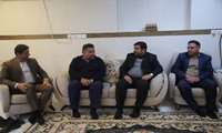نشست فرماندار تنگستان  با رئیس شرکت لیان  تولید کنند خوراک آبزیان در منطقه دمروبادان 