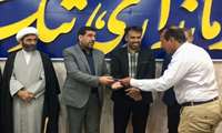 - کارگران نمونه تعاونی‌ها، اصناف و تشکل‌های کارگری تنگستان، با حضور فرماندار شهرستان و امام جمعه اهرم تقدیر شدند.