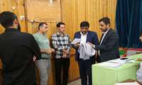 بازدید فرماندار تنگستان از محل دوخت لباس مدارس  درمحل سالن مدرسه حضرت زینب(س) شهر اهرم  بازدید کردند 